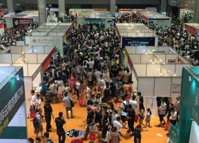 西南地区高招会现场火爆 安博国际学院展区“门庭若市” 