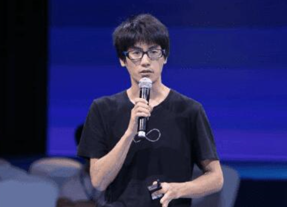 “内容+平台” 微软联合极客学院推出AI课