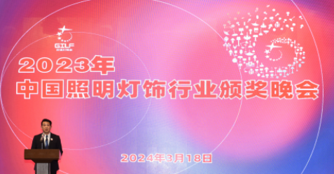 再添行业重奖！三雄极光不负期待